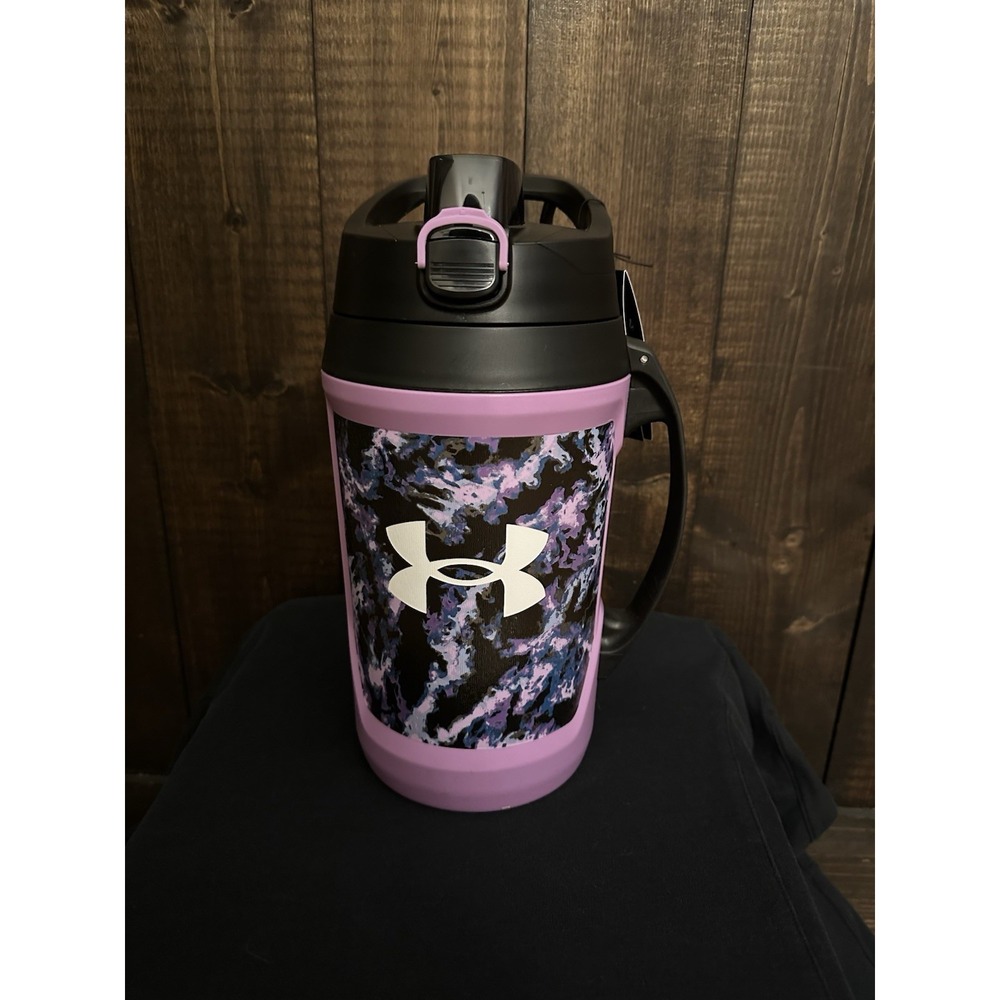 Under Armour Playmaker 64oz Insulated Water Jug Chainlink Fence Hanger New